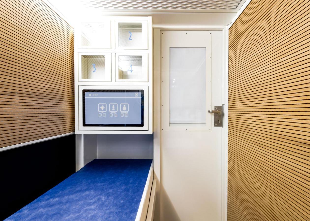 ホテル Resting Pods - Zzzleepandgotrn Torino Airport カゼッレ・トリネーゼ エクステリア 写真