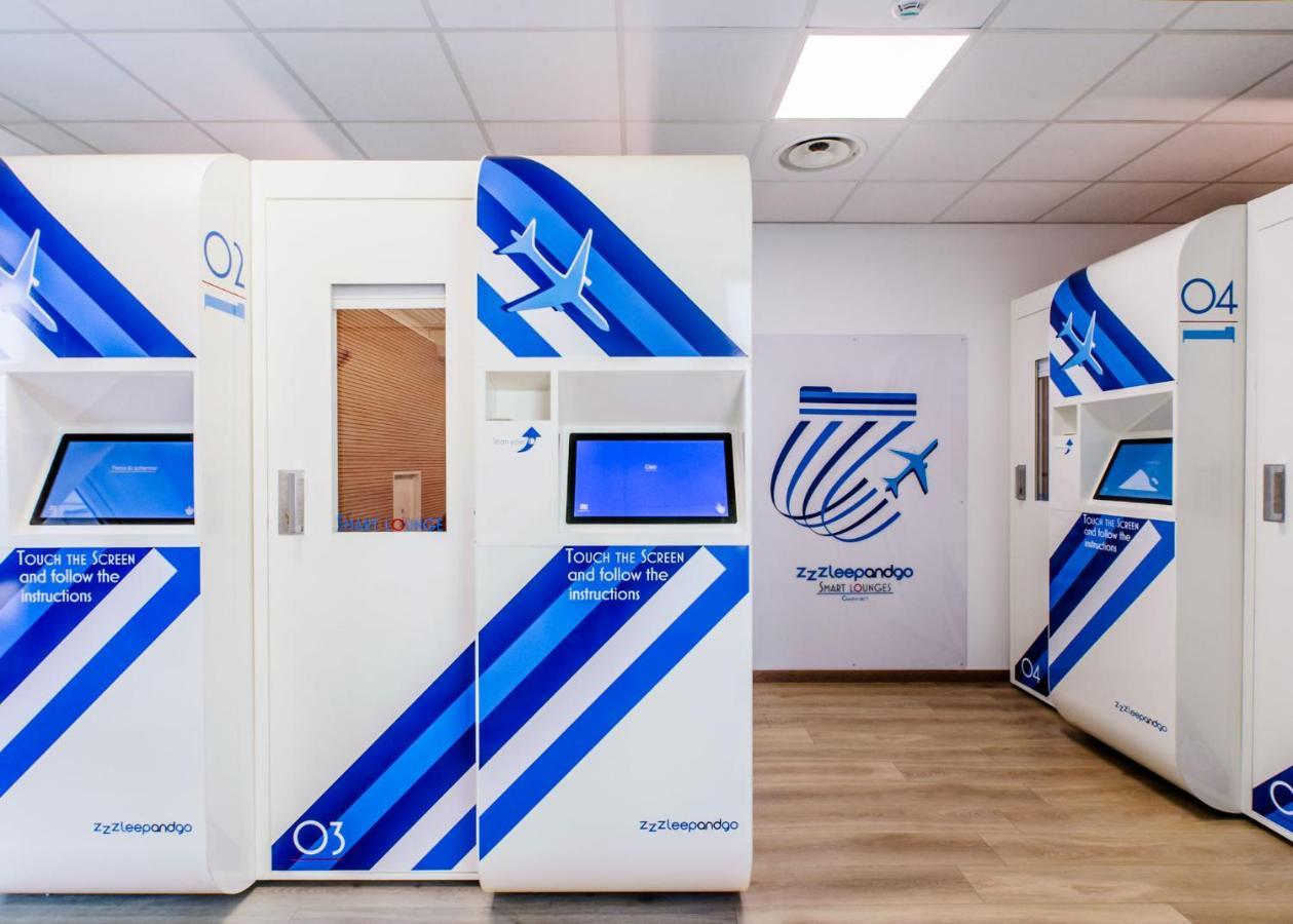 ホテル Resting Pods - Zzzleepandgotrn Torino Airport カゼッレ・トリネーゼ エクステリア 写真