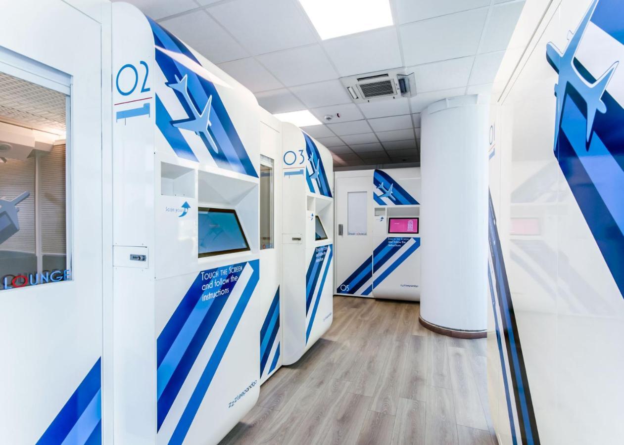 ホテル Resting Pods - Zzzleepandgotrn Torino Airport カゼッレ・トリネーゼ エクステリア 写真
