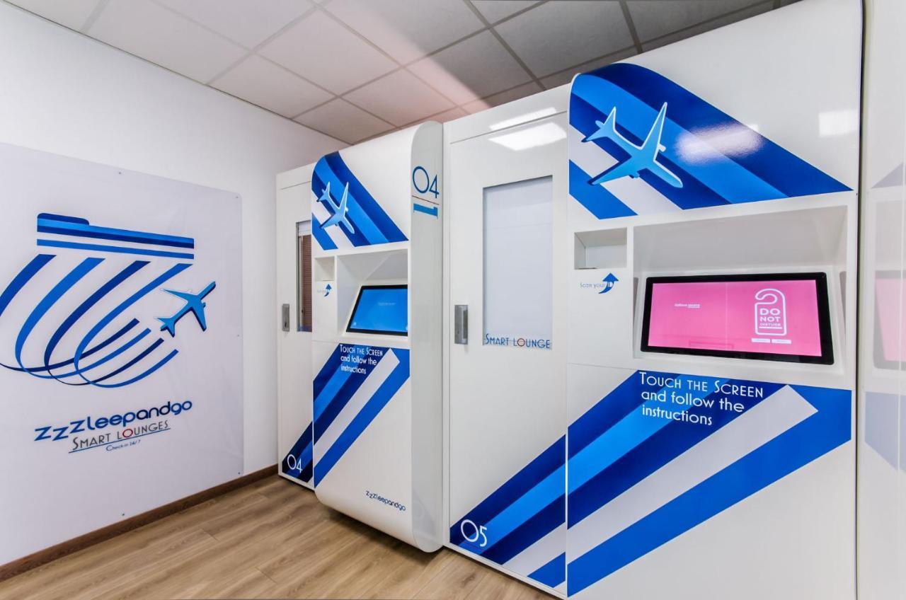 ホテル Resting Pods - Zzzleepandgotrn Torino Airport カゼッレ・トリネーゼ エクステリア 写真